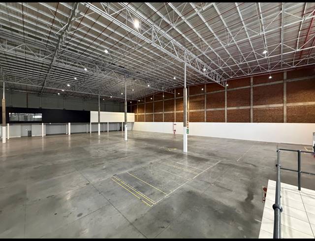 8,125M² WAREHOUSE TO LET IN HALFWAY HOUSE